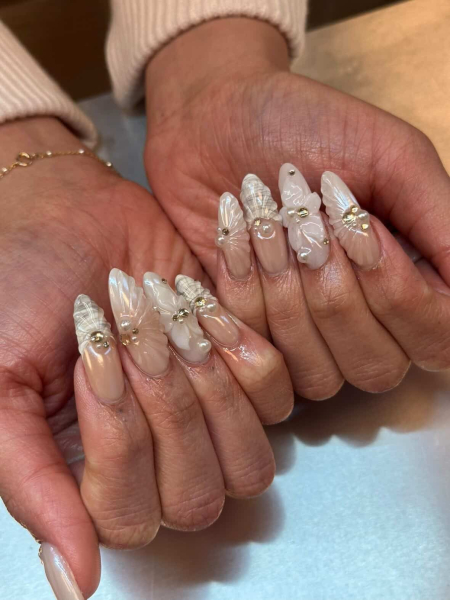 Seashell nails